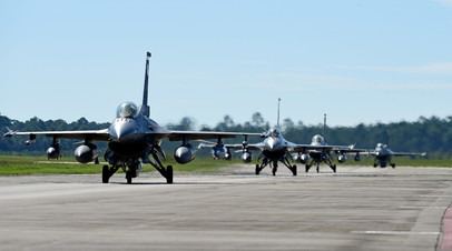 Самолеты F-16 на базе ВВС США Тиндалл, Флорида