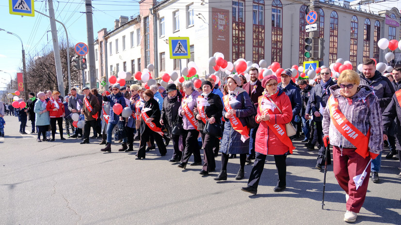В Ижевске более 50 тысяч человек приняли участие в первомайском шествии
