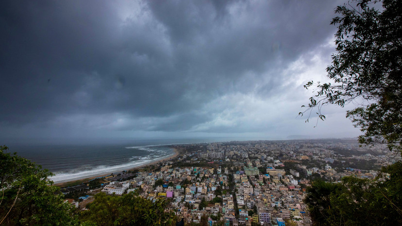 В Индии эвакуируют около 800 тысяч человек из-за циклона «Фани»