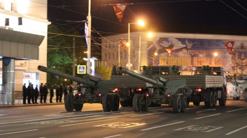 В Калининграде прошла ночная репетиция парада Победы