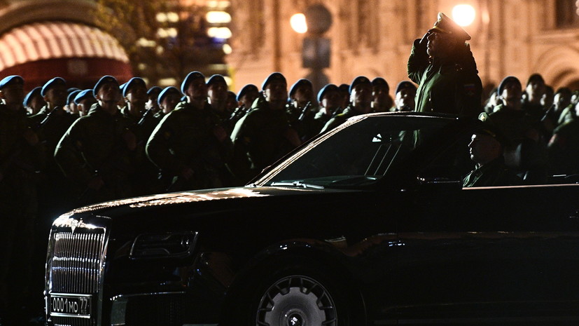 На Красной площади проходит вторая ночная репетиция военного парада
