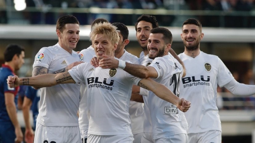 «Валенсия» на выезде разгромила «Уэску» в 36-м туре Примеры