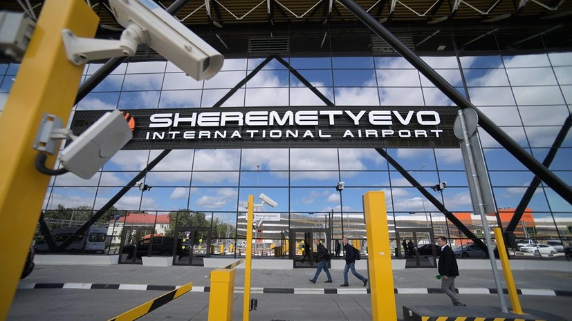 В московских аэропортах задержали и отменили 111 рейсов