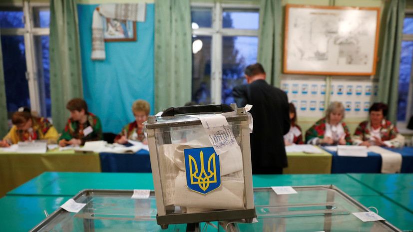 «Настроить власть сверху донизу»: США выделят $900 тысяч «на укрепление демократических процессов» на Украине