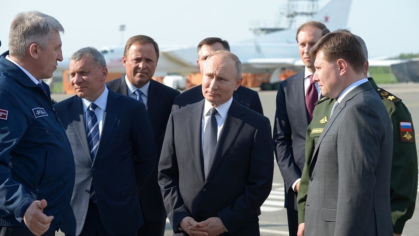 В Казани Путину показали модернизированные Ту-160 и Ту-22