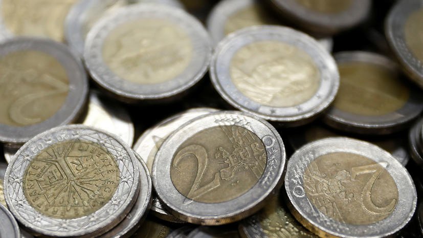 Министр финансов Франции заявил о беспрецедентной угрозе евро