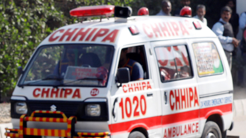 Число пострадавших из-за взрыва в пакистанской мечети увеличилось до 25