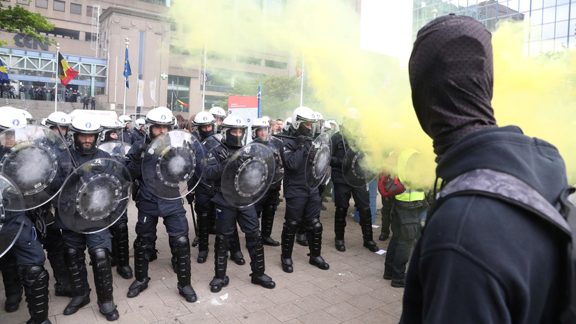 В Брюсселе задержали около 20 участников акции «жёлтых жилетов»