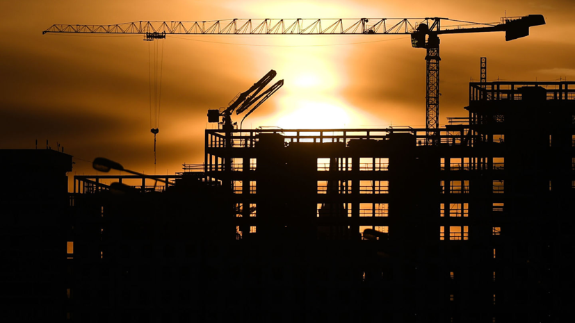 В Перми упал строительный кран