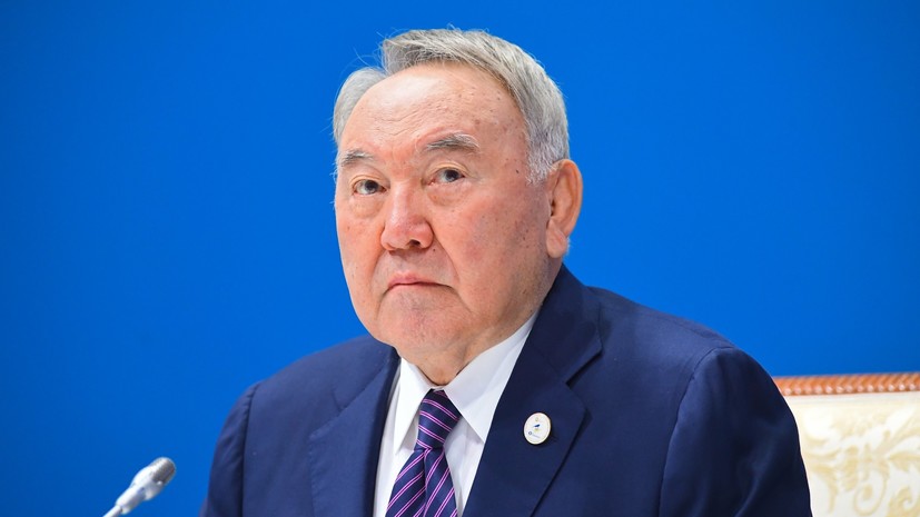 Назарбаеву присвоили статус «Почётный сенатор»