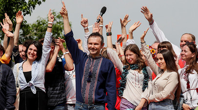 Лидер группы «Океан Эльзы» Святослав Вакарчук заявил, что намерен участвовать в парламентских выборах на Украине со своей партией «Голос»