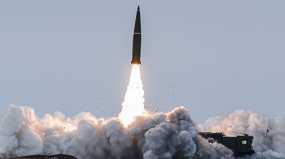 Пуск баллистической ракеты оперативно-тактического ракетного комплекса (ОТРК) «Искандер-М» с полигона Капустин Яр в Астраханской области