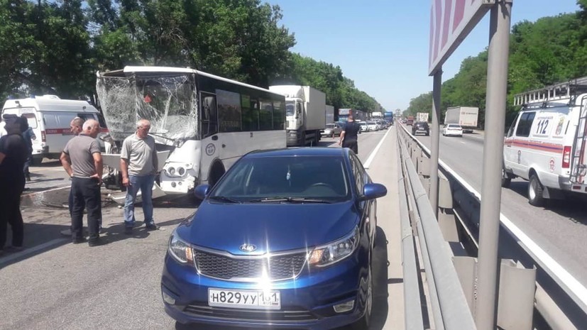 Число пострадавших в ДТП с автобусом под Ростовом возросло до 15