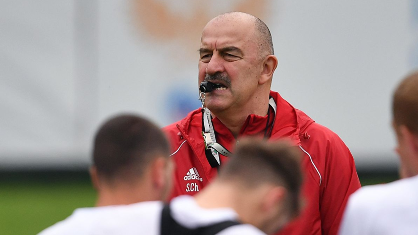 Черчесов объяснил, почему Комличенко не сыграл в матче сборной России с клубом «Чертаново»