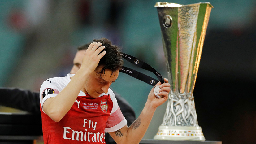 СМИ: Озил оскорбил Эмери во время финала ЛЕ