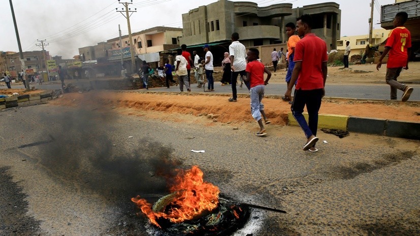 СМИ: Число погибших при разгоне протестующих в Судане возросло до 100