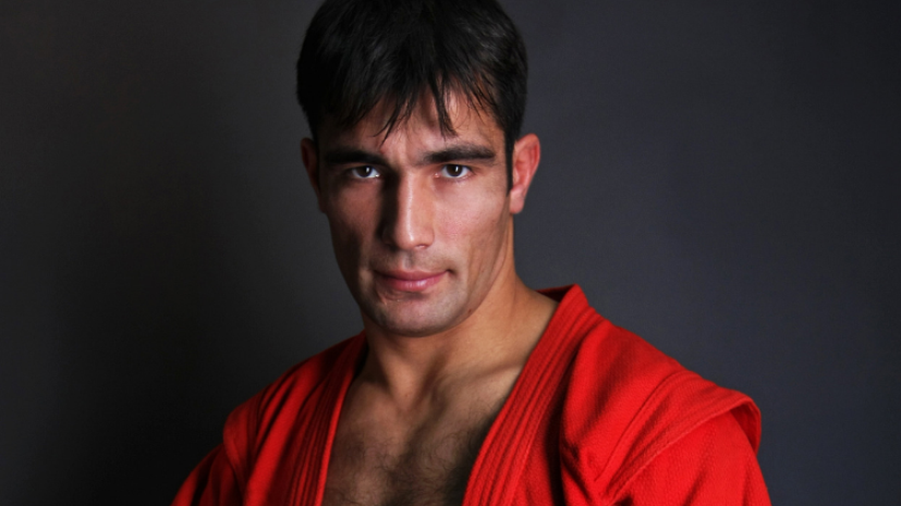Чемпион мира по самбо Рахматуллин дал советы молодым спортсменам