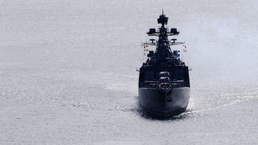 Крейсер США подрезал российский корабль в Восточно-Китайском море