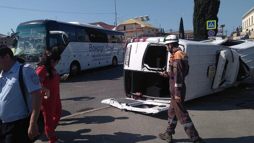 В МВД уточнили число пострадавших при столкновении автобусов в Сочи