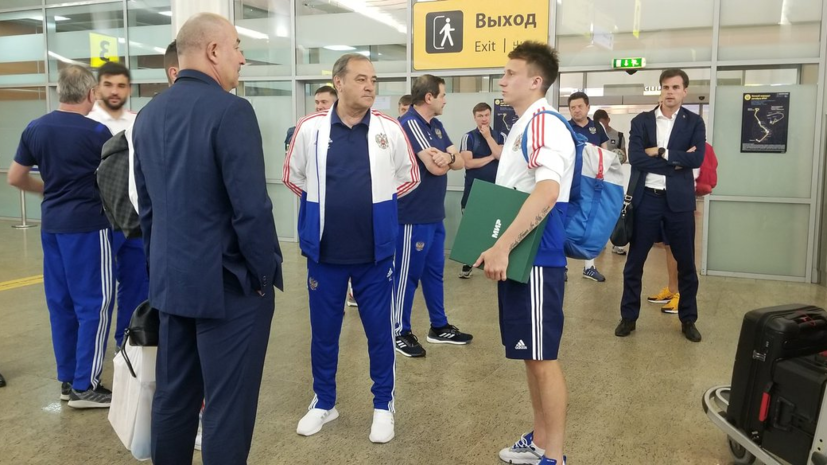 Сборная России по футболу вернулась в Москву