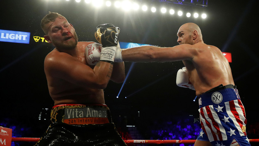 Фьюри нокаутировал Шварца в рейтинговом поединке