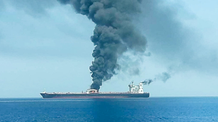Песков отметил опасность ЧП с танкерами в Оманском заливе