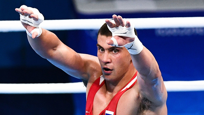 Олимпийский чемпион по боксу Тищенко завоевал первый титул в профессиональной карьере