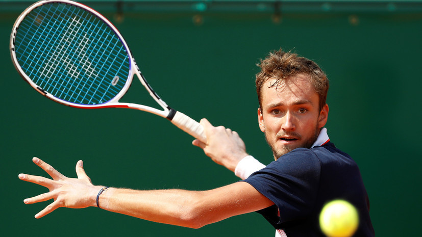 Медведев уступил Симону и не смог выйти в финал турнира ATP в Лондоне