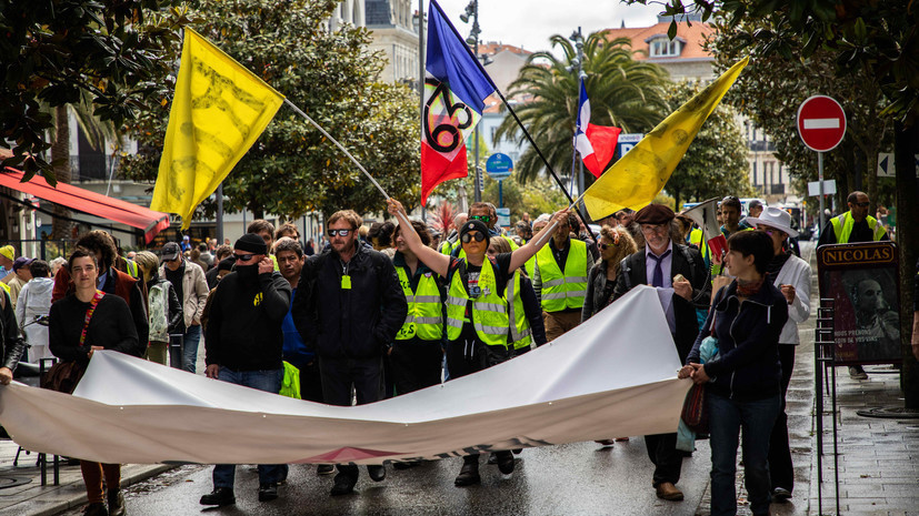 Почти 12 тысяч человек приняли участие в акции «жёлтых жилетов» во Франции