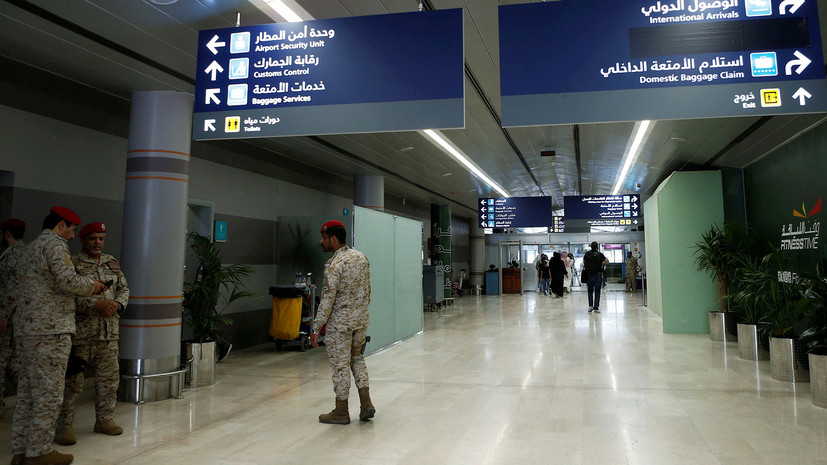 СМИ: Восемь человек пострадали при обстреле саудовского аэропорта