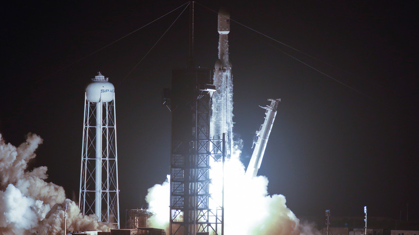 Ракета Falcon Heavy успешно стартовала с космодрома в США
