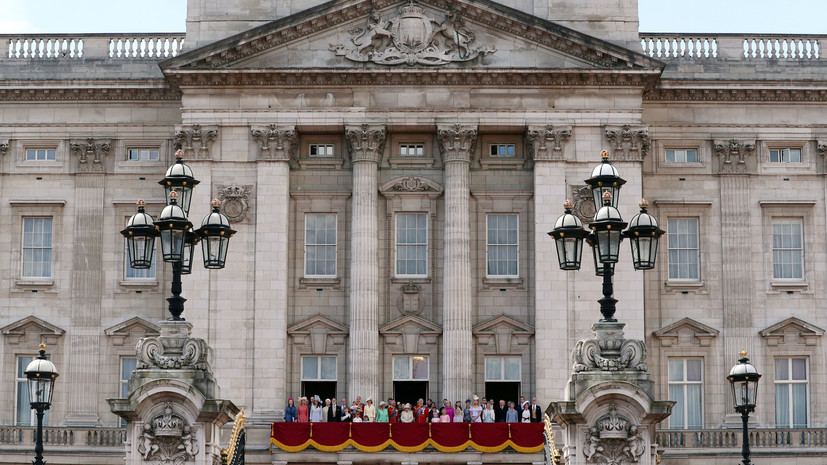 FT: британская королевская семья получила в 2018 году рекордный доход 