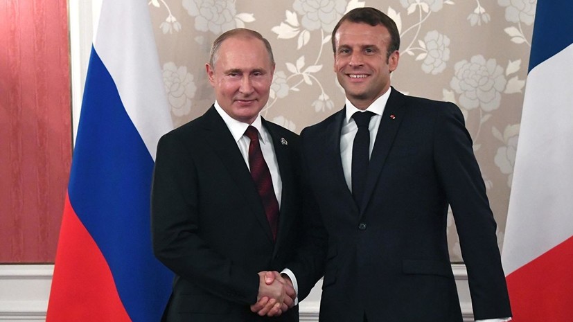 Путин пригласил Макрона на День Победы в 2020 году