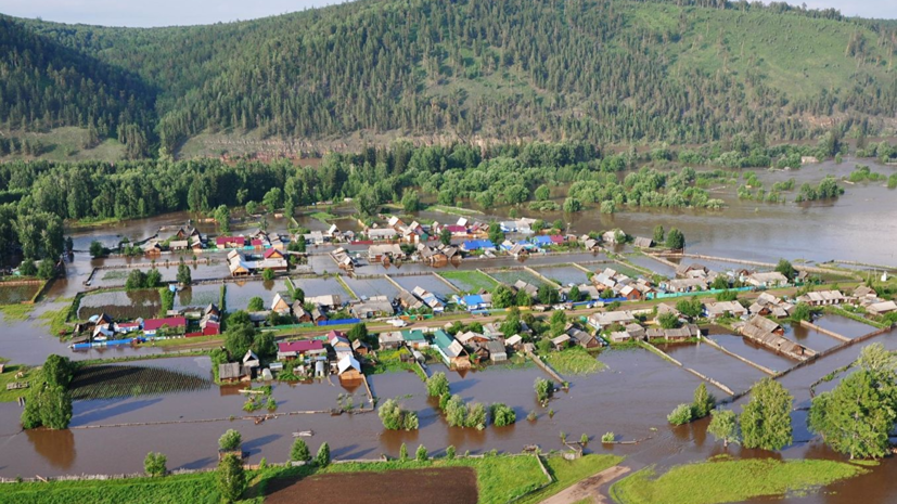 В МЧС рассказали о сложностях ситуации в Тулуне из-за наводнения