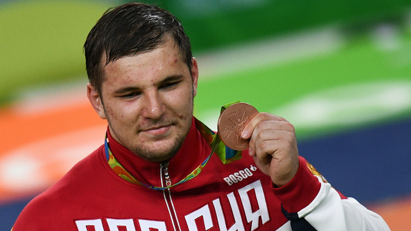 Семёнов завоевал бронзу в греко-римской борьбе на Европейских играх