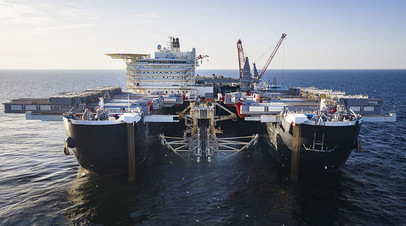 Судно Pioneering Spirit ведёт укладку газопровода «Северный поток — 2» в шведских территориальных водах