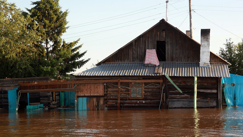 МЧС: уровень реки Ия в Тулунском районе понизился ниже края дамбы