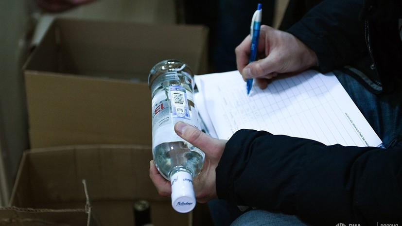 В Ленобласти пресекли работу цеха по производству контрафактного алкоголя