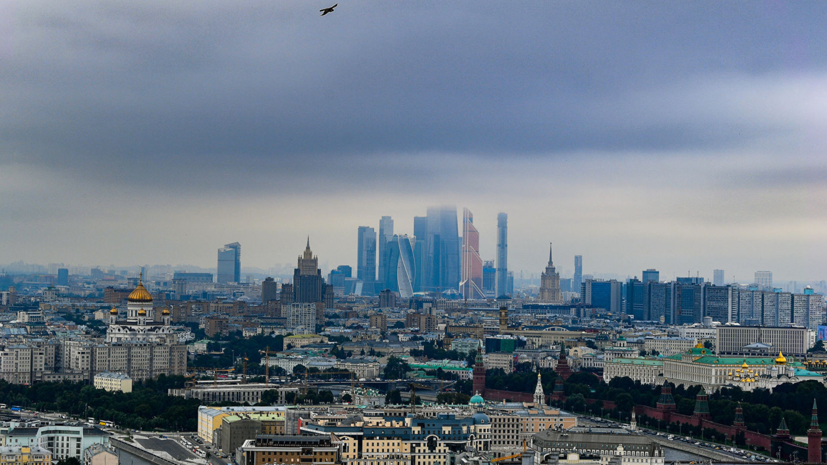 В Москве в ближайшие часы ожидается усиление ветра и гроза