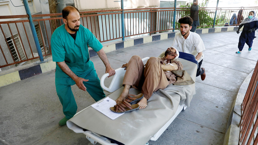 При взрыве в Афганистане погибли 12 человек