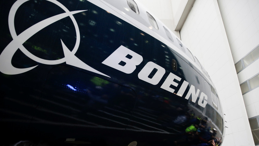 Поставки самолётов Boeing сократились на 54%