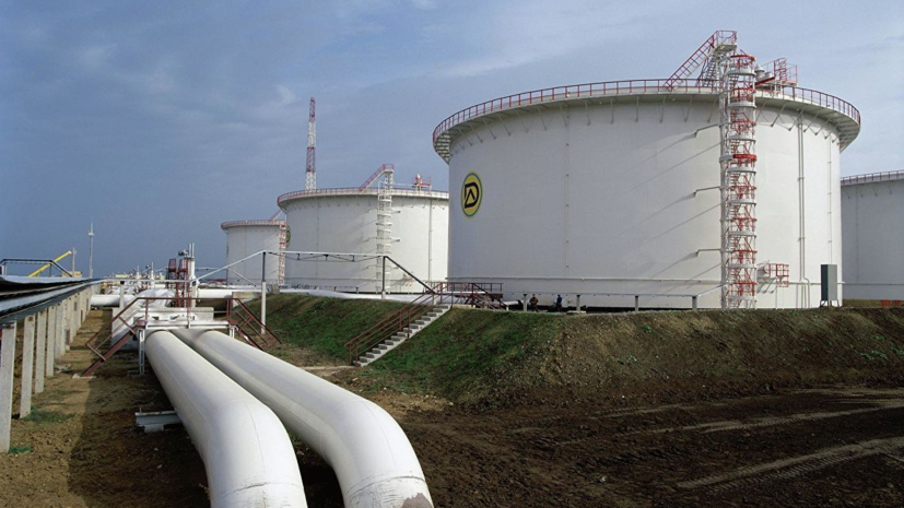 На Украине начали транспортировку американской нефти на НПЗ