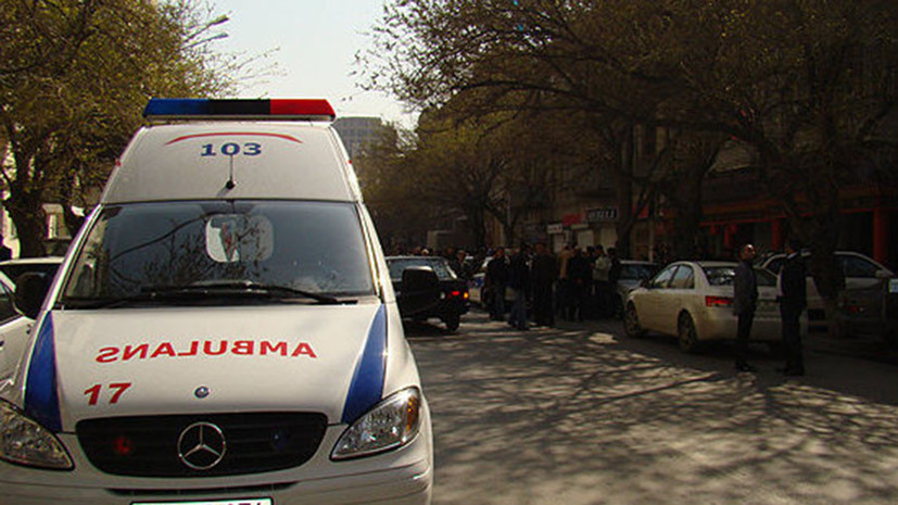 Четверых пострадавших при ЧП во Дворце шекинских ханов перевезли в Баку