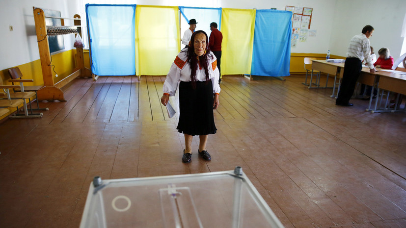 «Начинают искать новых фаворитов»: почему рейтинг партии Зеленского снижается перед выборами в Раду