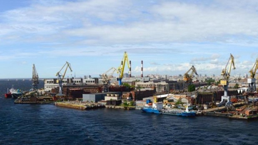 Названа возможная причина пожара на судостроительном заводе в Петербурге