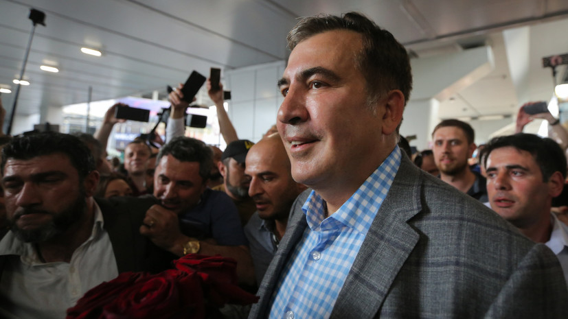 Саакашвили заявил о желании строить дороги на Украине