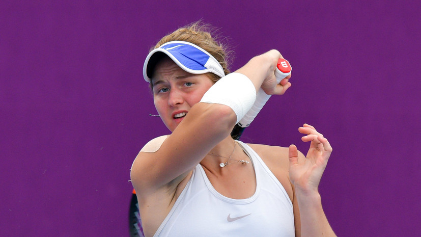 Самсонова проиграла Синьюнь во втором круге турнира WTA в Лозанне