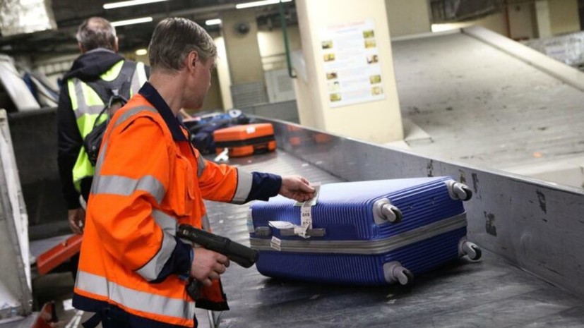 Сотрудников аэропорта в Волгограде задержали за кражи из багажа