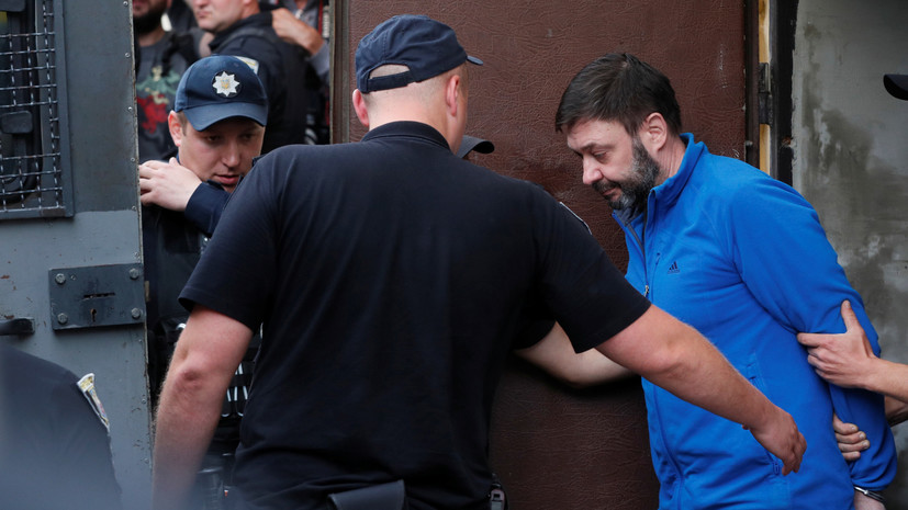 Захарова назвала позором продление ареста Вышинскому
