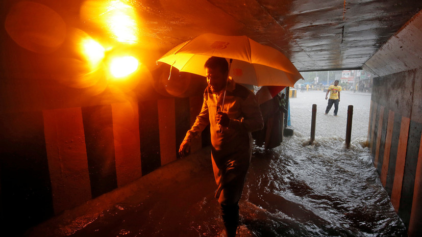 Число жертв наводнения в Индии достигло 166
